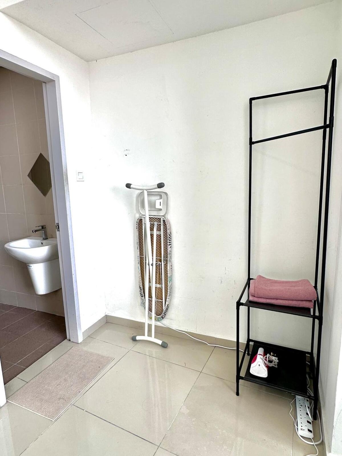 Bright & Cozy Loft In I-city, 2-4pax *
